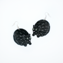 Lataa kuva Galleria-katseluun, PAIKU DESIGN | MUSTA KISSA-korvakorut