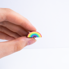 Lataa kuva Galleria-katseluun, SATEENKAARI-puupinssi